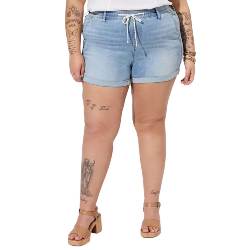 Torrid 3.5 Inch Pull-On Weekend Super Soft Mid-Rise Short size 4 4x